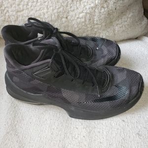 Nike Airmax Infuriate sneakers size 8